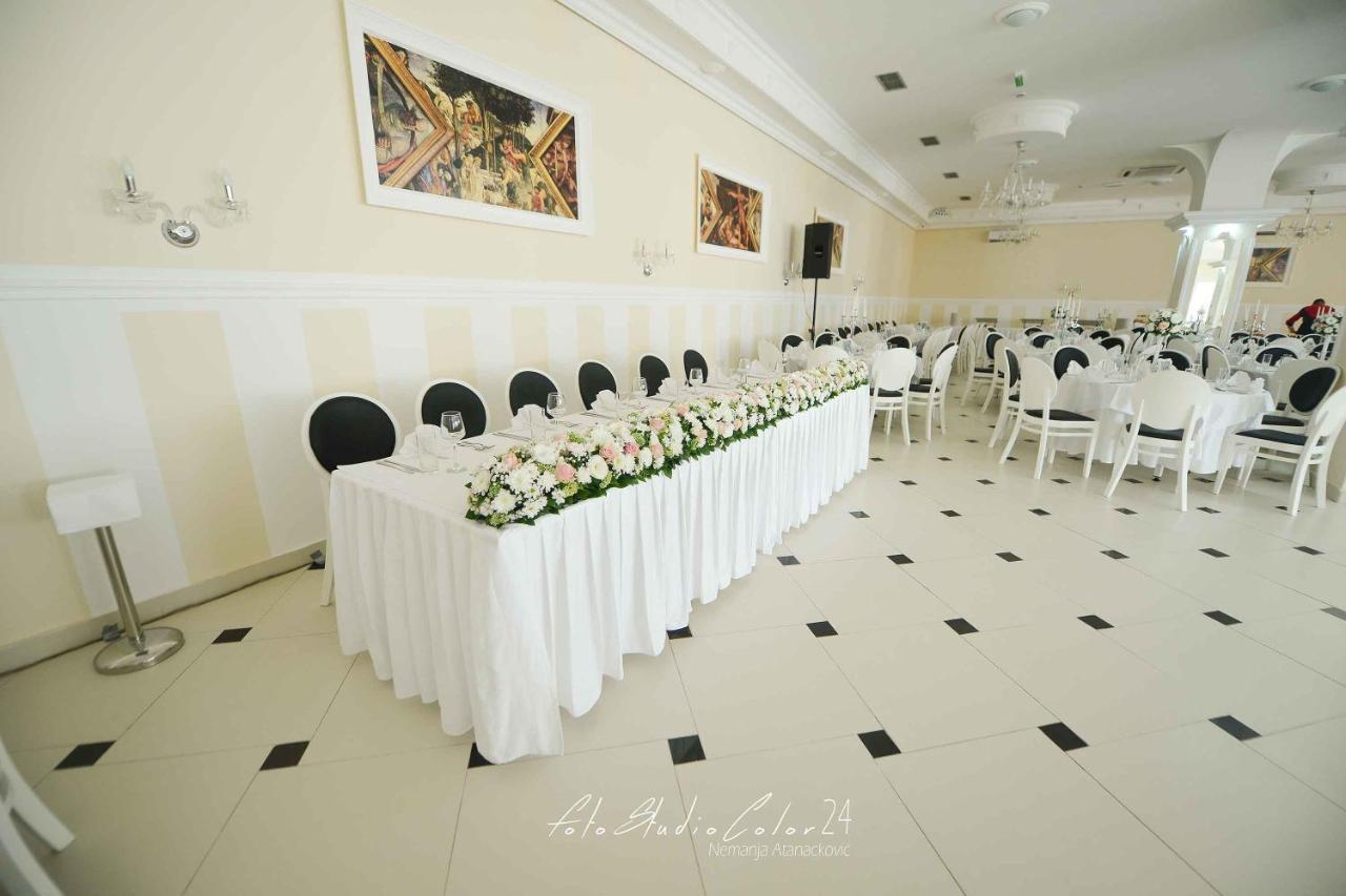 Villa Palace Novi Sad Exterior photo